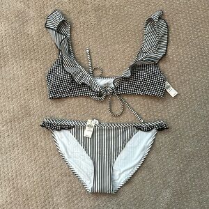 Aerie seersucker ruffle scoop bikini swimsuit set MEDIUM black & white NWT.